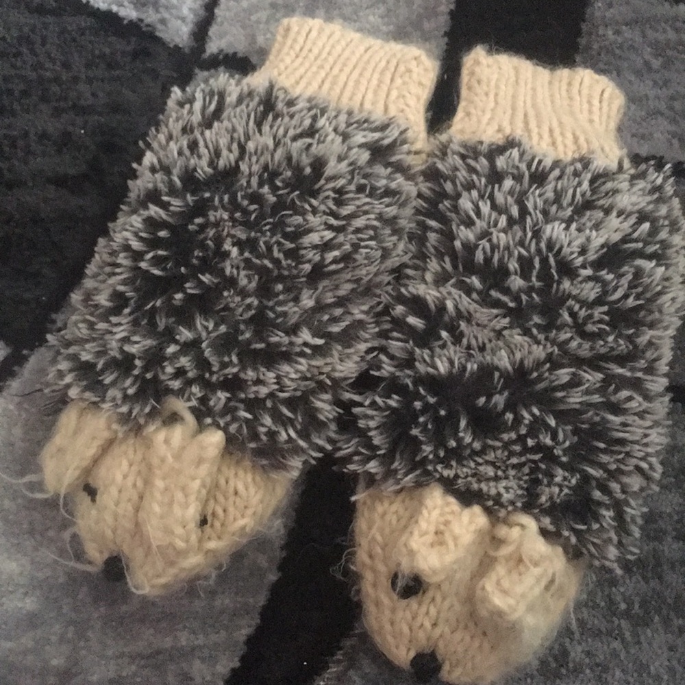 Super cute kids gloves perfect condition